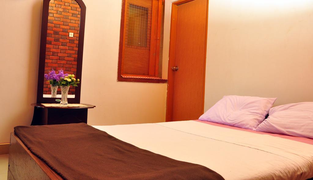 Primrose Inn Канді Екстер'єр фото